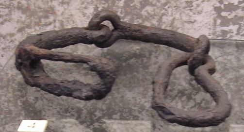 slave chain link